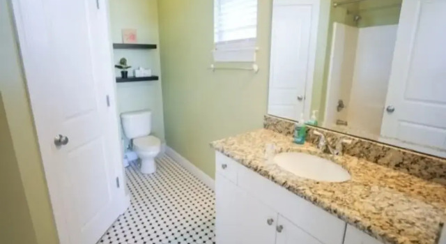 Sandy Bottoms - Relax, Unwind, And Enjoy All The Beach Has To Offer 3 Bedroom Home by Redawning