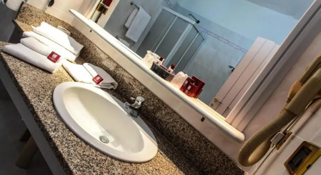 Двухместный номер Comfort Hotel Grazia Deledda