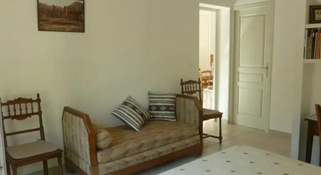 Gîte La Riaille, Забронировать Отель Моллан-сюр-Увезе Drôme Provençale