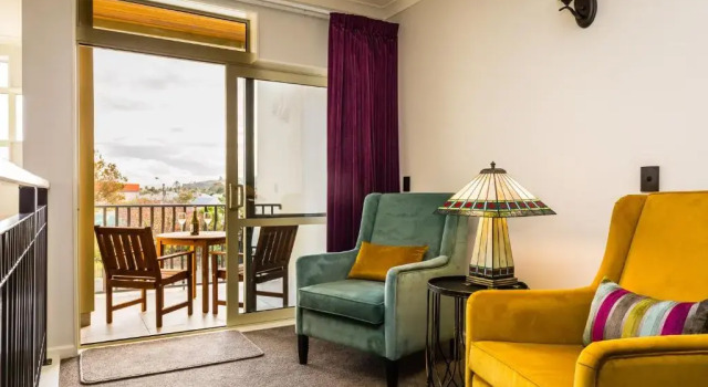 Студия-люкс Art Deco Pebble Beach Motor Inn