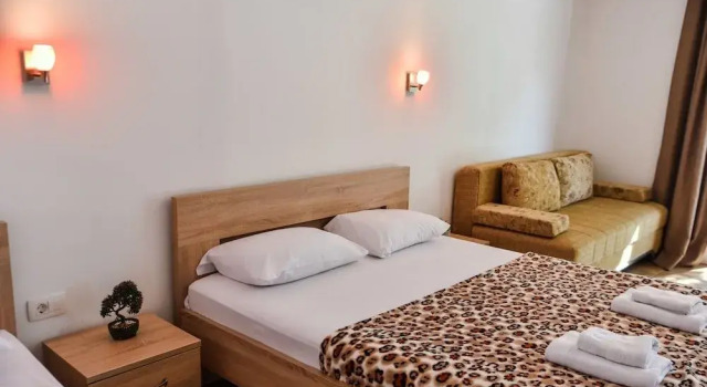 Riva, Boek Hotel Ulcinj 