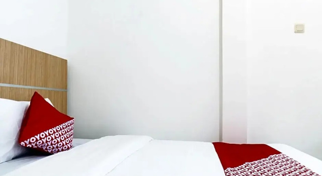 Standard chambre OYO 617 Sukaraja Residence Syariah