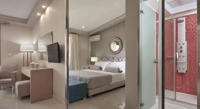 Полулюкс Koukounaria Hotel & Suites