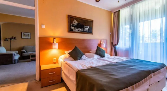 Hotel Jogar, Забронировать Отель Балатонфельдвар Шомодь, рядом с Balatonföldvár port