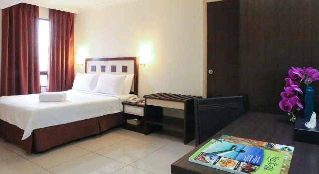 Kingston Hotel 6 - Changkat, Bukit Bintang, Забронировать Отель Отели Куала-Лумпура с парковкой, рядом с Башни-близнецы Берджая Таймс-Сквэр, Парковка