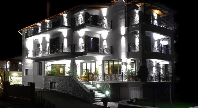 Artemis Traditional Guesthouse, Prenota Hotel Levidhion Mainalo Ski