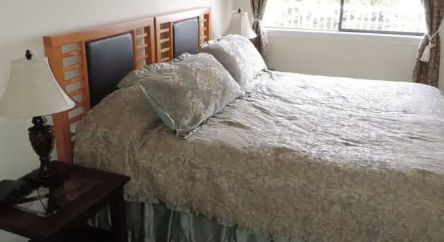 Люкс c 1 комнатой с балконом Bayshore Waterfront Inn