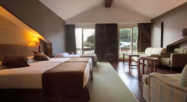 Четырёхместный номер Standard с видом на горы Hotel Piolets Soldeu Centre by Nexta