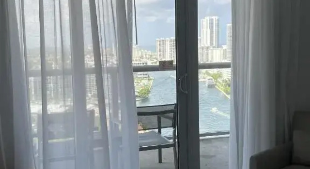 23rd floor Luxury & Spacious BeachWalk Resort Apartment with Amazing View, Забронировать Апартаменты/квартира Апартаменты Голливуд-Бич, Апартаменты/квартира