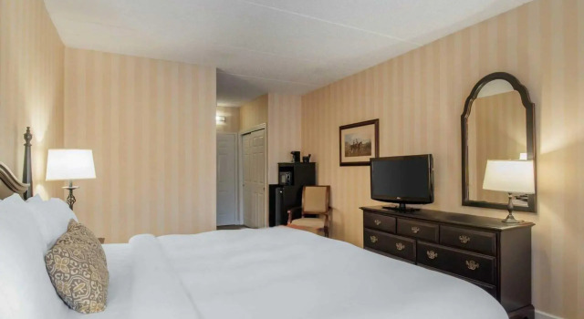 Люкс Business The Century House Latham - North Albany, an Ascend Collection Hotel