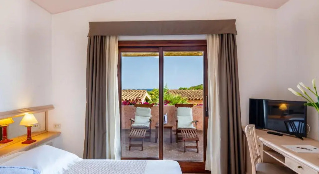 Коттедж с видом на море SantElmo Beach Hotel