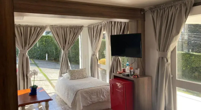 Трёхместный номер Standard с балконом Vila de Charme Suítes