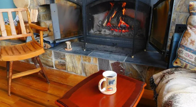 The Lodge at Bella Vista, Buchen Sie Hotel Fairmont Hot Springs British Columbia