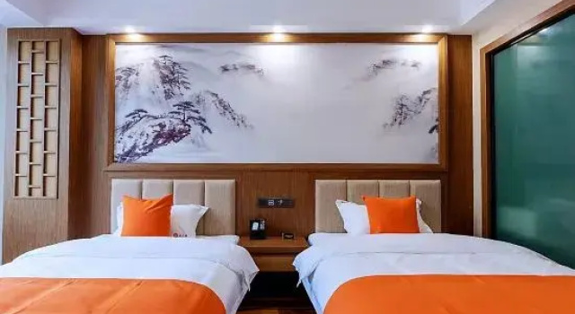 Кровать в общем номере (женский номер) Floral Hotel· Enshi Daughter Lake Hotel (Grand Canyon Shop)