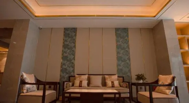 Kunlun Leju Hotel (People Plaza), Book Hotel Jiaozuo Henan