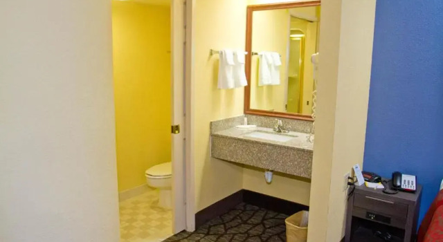 Номер Days Inn by Wyndham Blue Springs