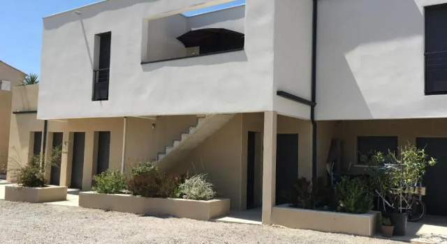 Grand studio confortable et spacieux avec terrasse, Забронировать Отель Вильнев-ле-Магелон Hérault