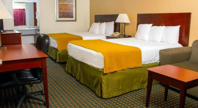 Четырёхместный номер Standard Budget Inn & Suites Guymon