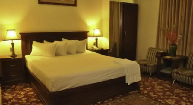 Номер Executive Raj One Hotel