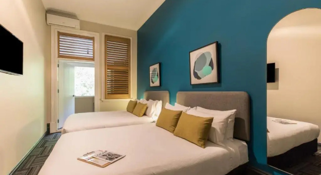 Четырёхместный номер Standard с балконом The Jensen Potts Point