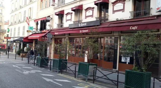 Hôtel De La Perdrix Rouge, Забронировать Отель Отели Парижа с парковкой, рядом с Курон, Парковка