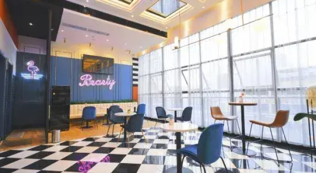Modern S Hotel (Chengdu West Railway Station)