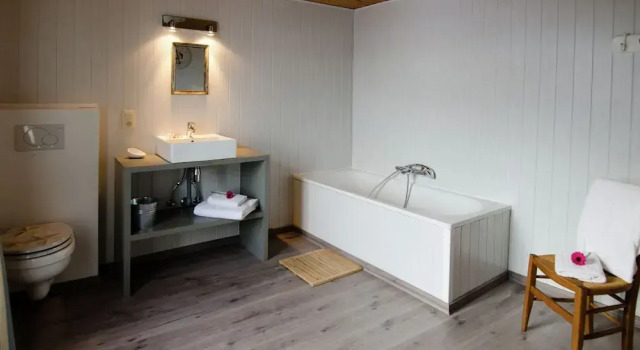 Charming Holiday Home for Families With Fireplace Located Near Dinant, Забронировать Отель Динан 