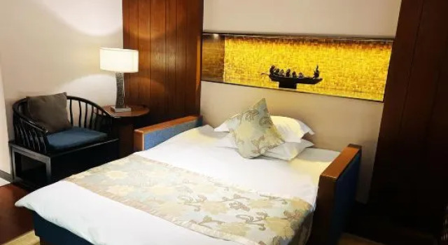 Люкс Comfort SSAW Boutique Hotel Hangzhou Wulin plaza Yefeng Modern Center