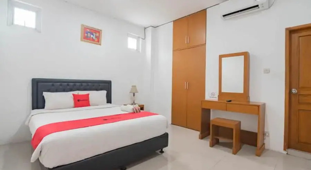 RedDoorz near Exit Toll Moh Toha, Rezervasyon Otel Bandung Kidul Bandung