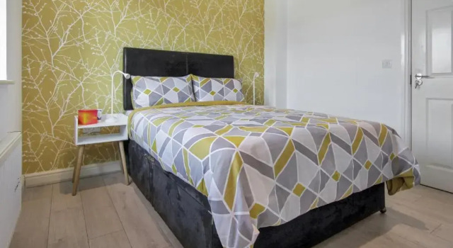 Emerald En-suite in Derby, Забронировать Отель Дерби Дербишир