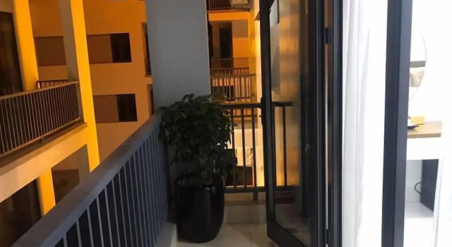 Четырёхместный номер Standard с балконом Starway Hotel
