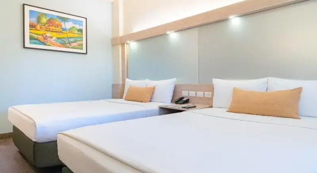 Шестиместный номер Standard Microtel by Wyndham Tarlac