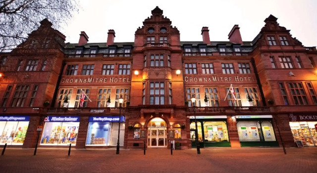 Crown & Mitre, Rezervasyon Otel Merseyside otoparklı oteller, Otopark