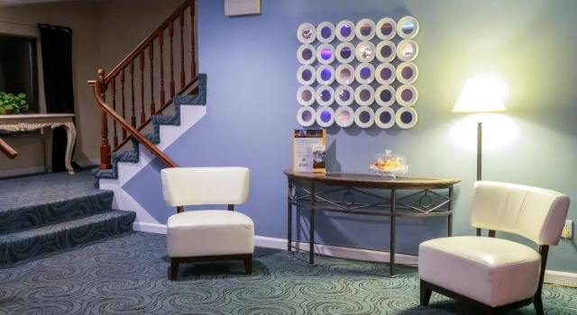 Lakeside Inn, Rezerwuj Hotel Hotele w New England z basenem, Basen