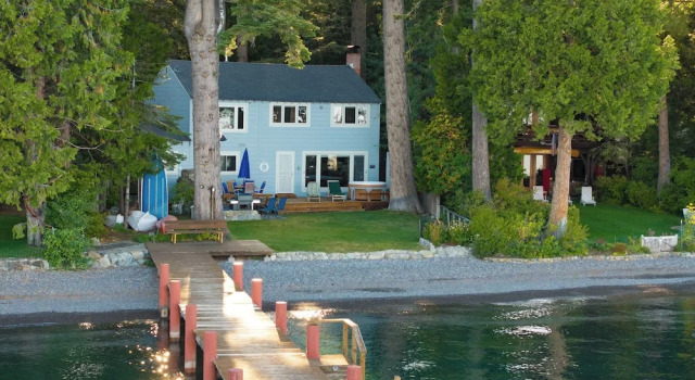 Коттедж с 4 комнатами Lakefront Haven by Avantstay Minutes to Ski Resorts Private Dock Boat