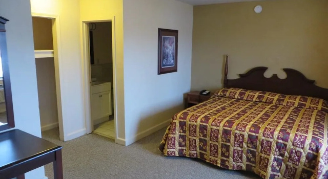 Двухместный номер Standard Budgetel Inn and Suites - Louisville