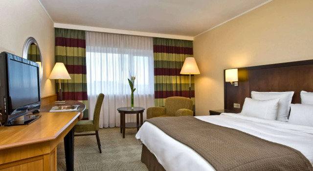 Radisson Blu Hotel & Conference Centre, Salzburg, Забронировать Отель Отели Окрестностей Зальцбурга с парковкой, рядом с Моцартеум, Парковка