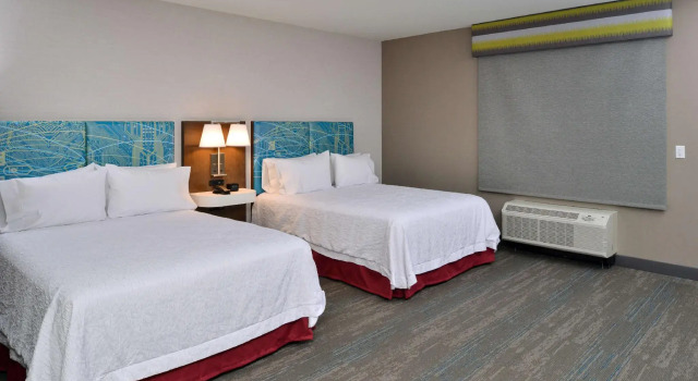 Четырёхместный номер Standard Hampton Inn & Suites Adrian