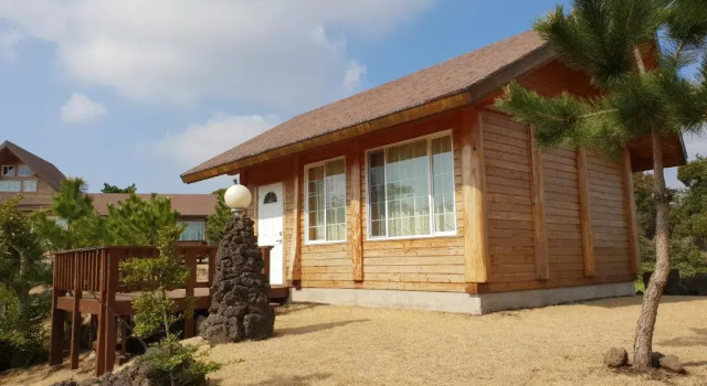 Коттедж Jeju Bille Log Pension