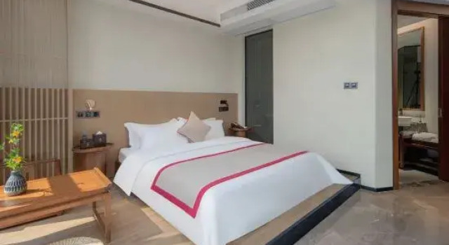 Люкс Business Yueyang Yueqi Hotel