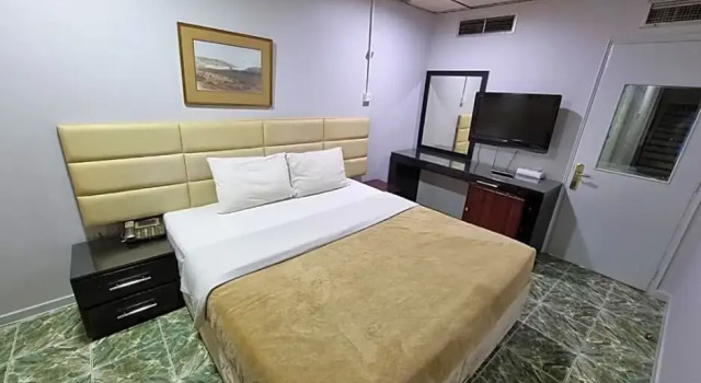 Трёхместный номер West Hotel