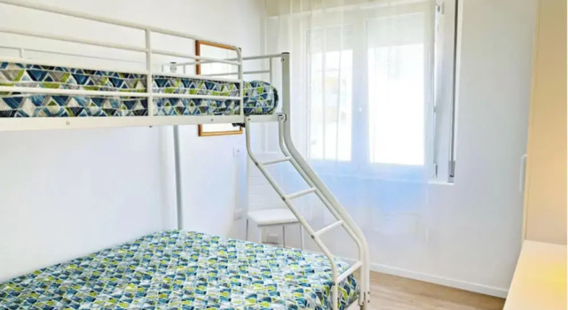 Beachside Apartment With Balcony, Prenota Appartamento Hotel a Veneto con parcheggio, Parcheggio