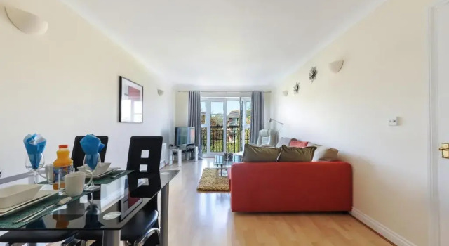 Апартаменты Select Serviced Accommodation - Hunters Wharf