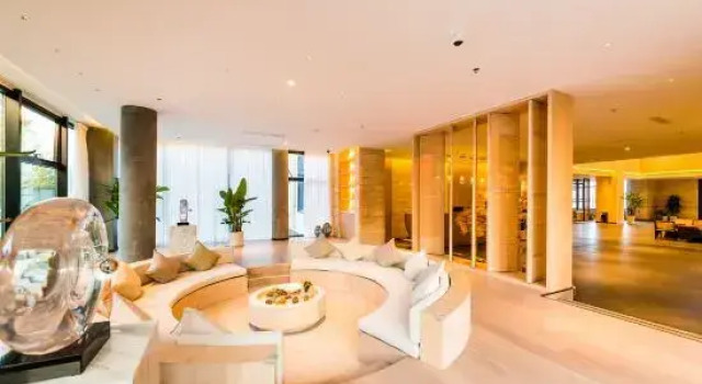 The One, Book Hotel Hoteller i Tangshan med pool, Swimmingpool