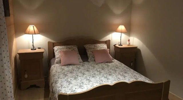 Gite La Guillemette, Prenota Hotel Les Combs 