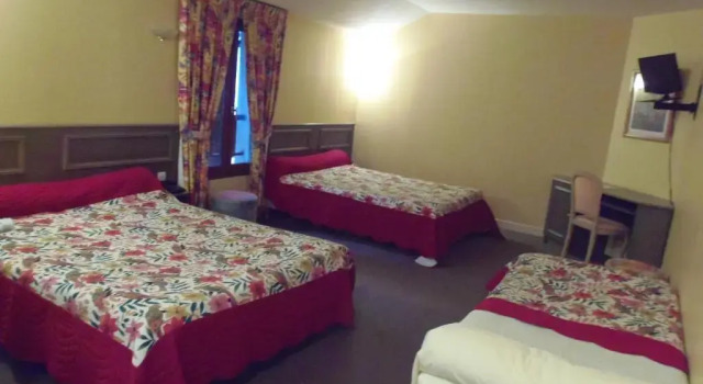 Семейный номер Standard Maison Legate "Hôtel Le Baudiere & Spa"