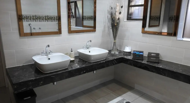 Семейный люкс с 2 комнатами Dungbeetle River Lodge