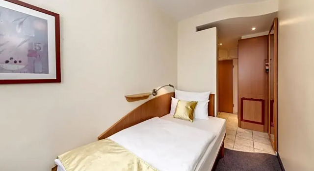 Номер Economy Quality Hotel Ambassador Hamburg