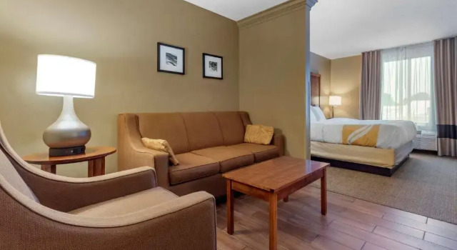 Suite Quality Inn