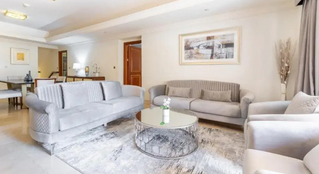 Luxurious 3BR Townhouse with Maid's & Private Pool in Palm Jumeirah
